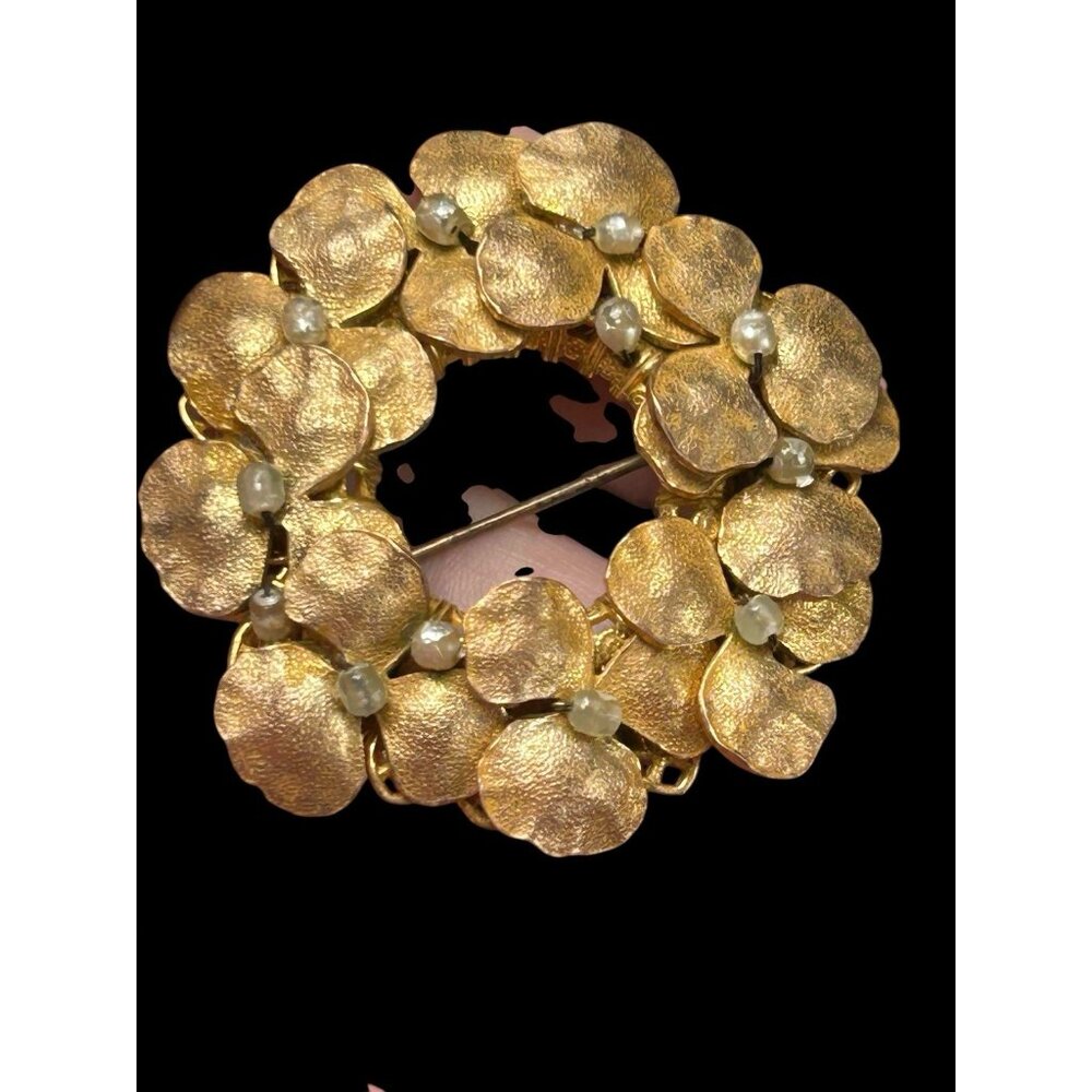 Miriam Haskell Gold Tone Textured Clover Leaf Wre… - image 1